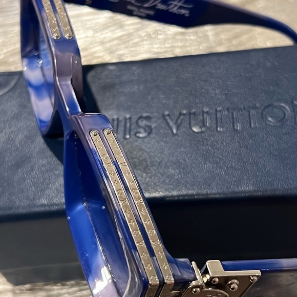 RARE Louis Vuitton 1.1 Millionaire Sunglasses in Blue 1 of 70 - Picture 3 of 6
